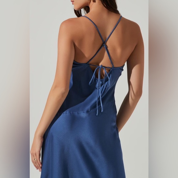 ASTR Gaia midi dress NWT denim color - Picture 6 of 8